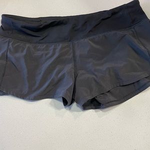 Lulu lemon speed up shorts 2.5